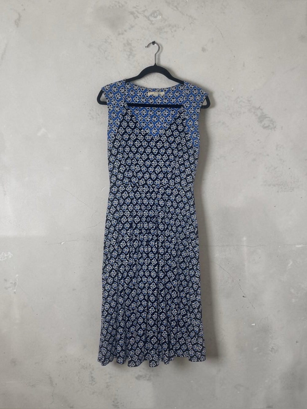 BODEN Blue Floral Sleeveless Knee-Length Dress Size 6 Long